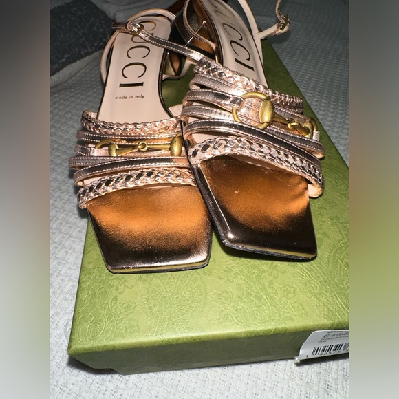 Authentic Gucci Women’s Horsebit Salmon Pink Metallic Leather Strap Logo Sandals - Picture 6 of 13